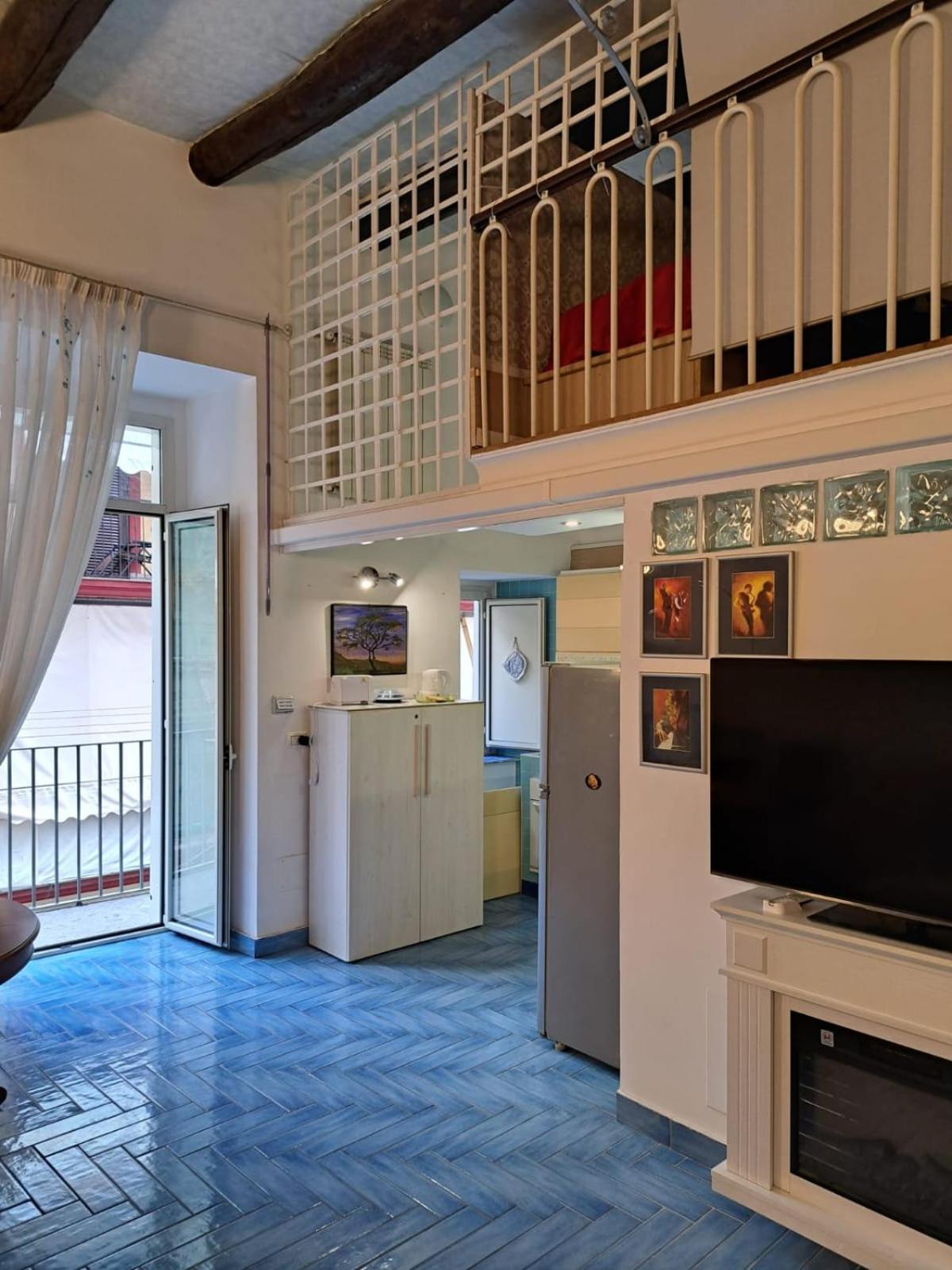 Old And Young Apartment *